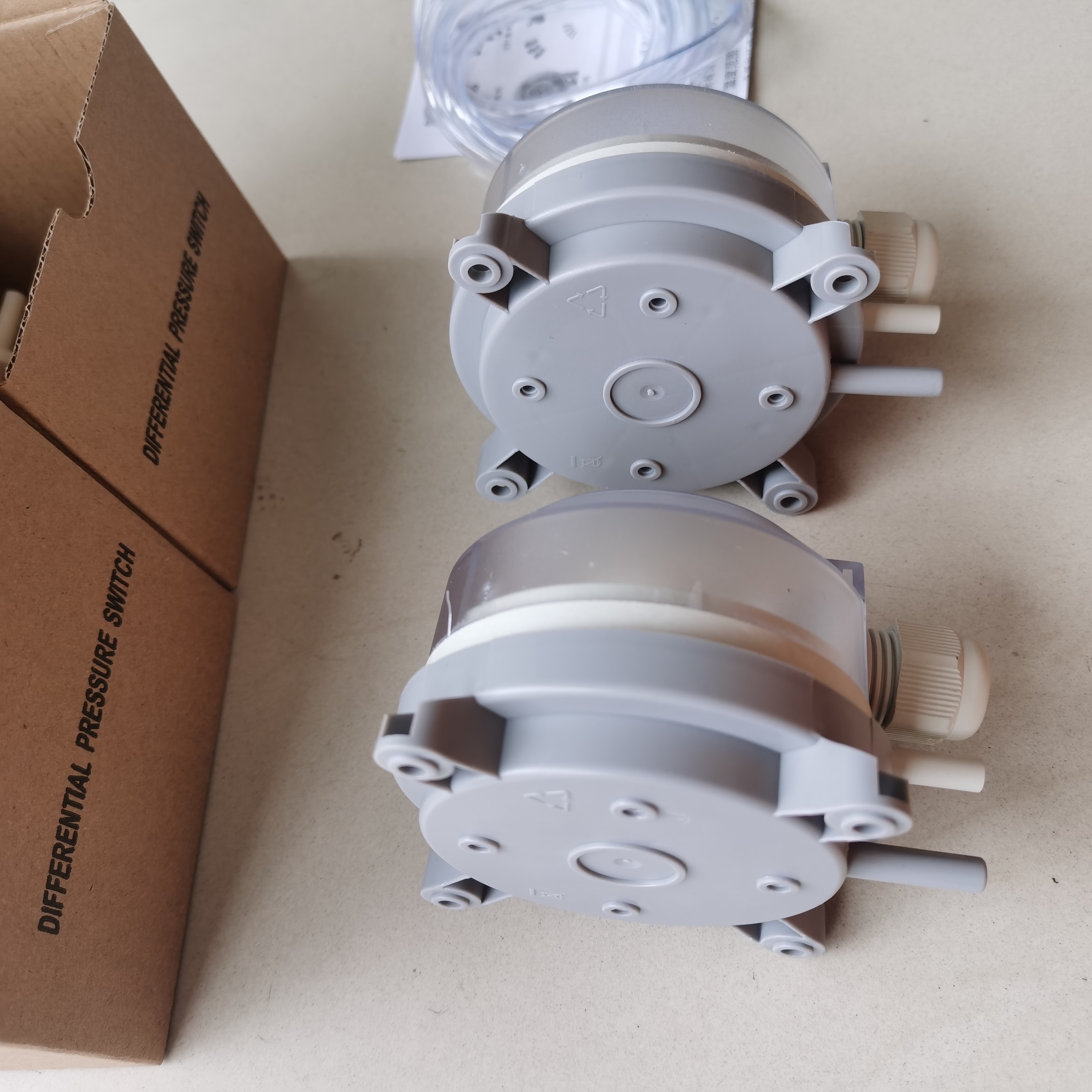 MC 931 Differential Pressure Gauge With Alarm Micro Switch