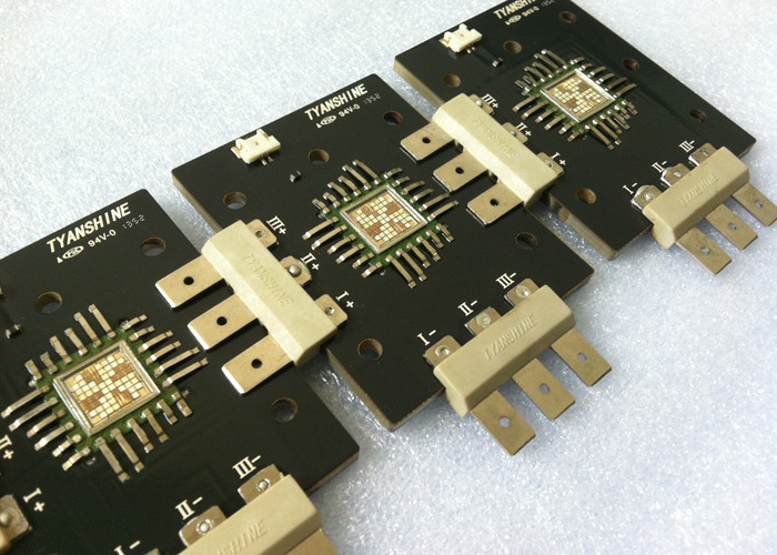 Flip-Chip RGB LEDs Engine Emitter 250W with High Efficiency and Uniformity