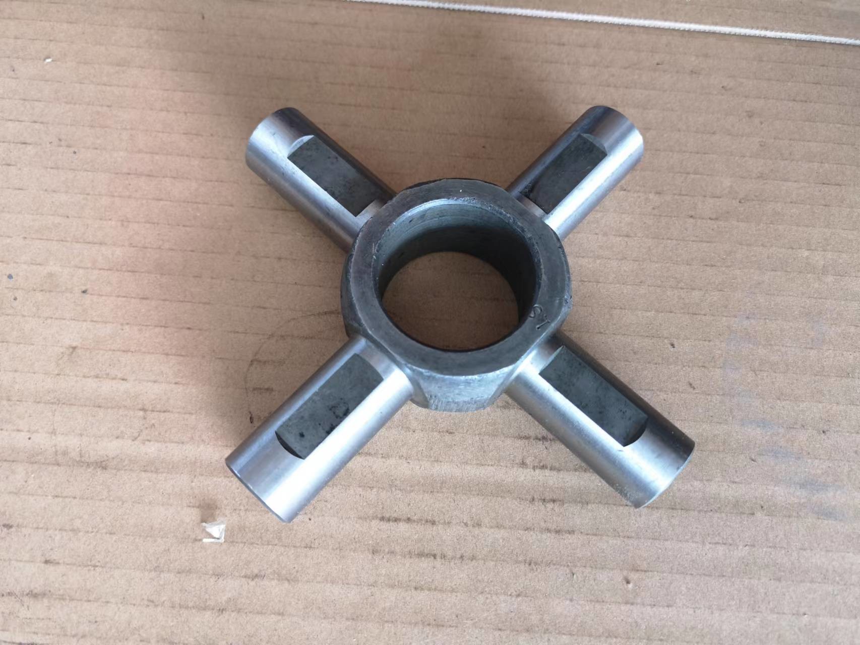 700P NQR FSR Final Drive Gear Repair Kit SAH067 Engine Model 4HK1 Side Gear 1415610930 Spider Pinion 1415210350