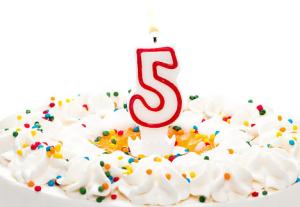 China Birthday Candle Number 5 With Red Color Edge , Lovely Candles For Cake Decorating wholesale