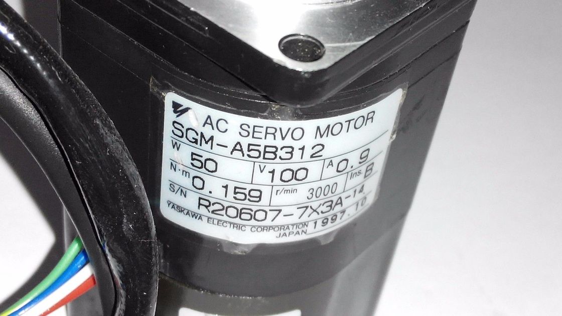 SGM-A5B312 Yaskawa 50w Power Electronic Torque PLC Servo Motor