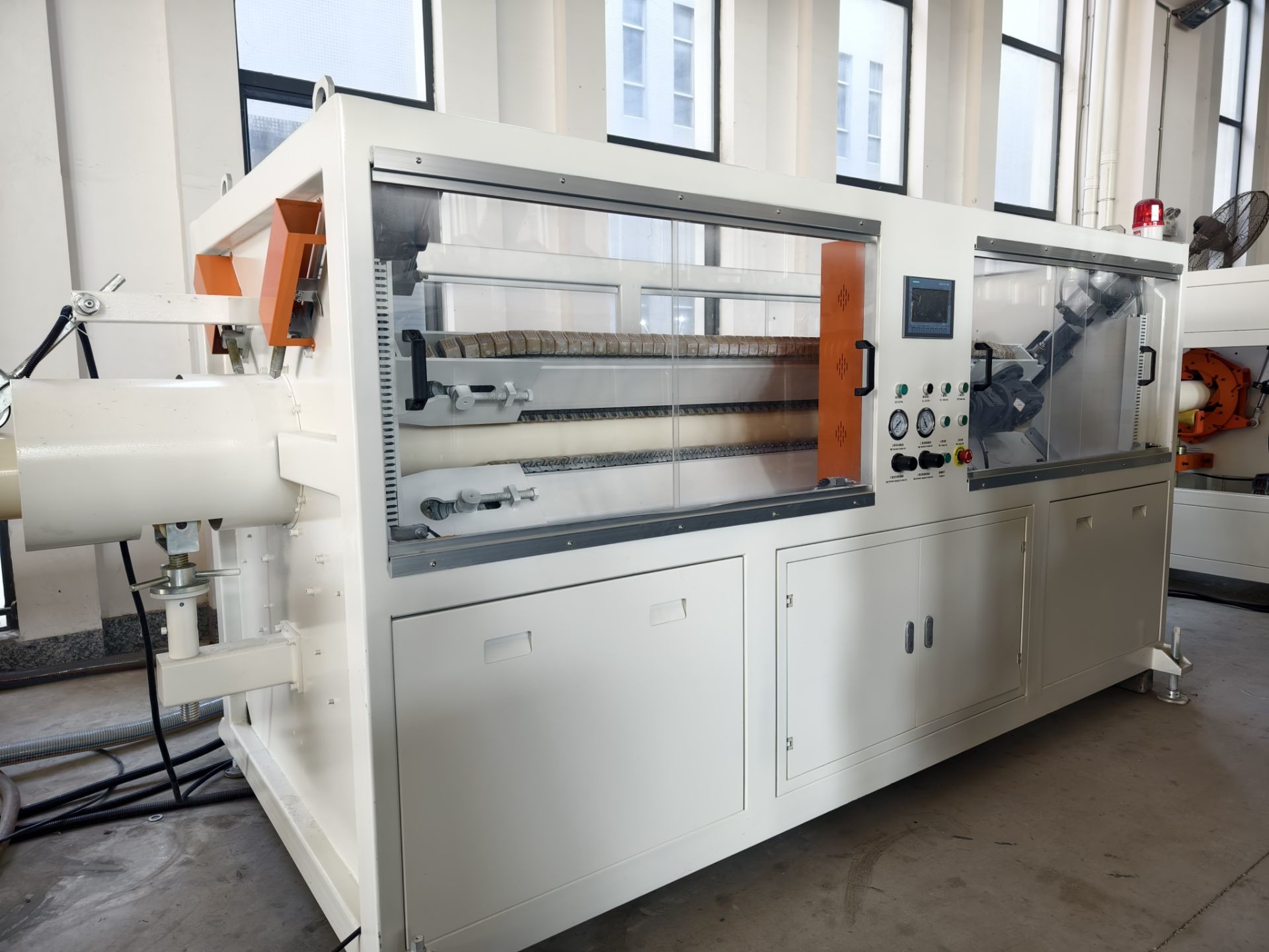 ABS Pipe Extrusion Machine Used To Produce ABS / PE / PP Roll Core Tubes