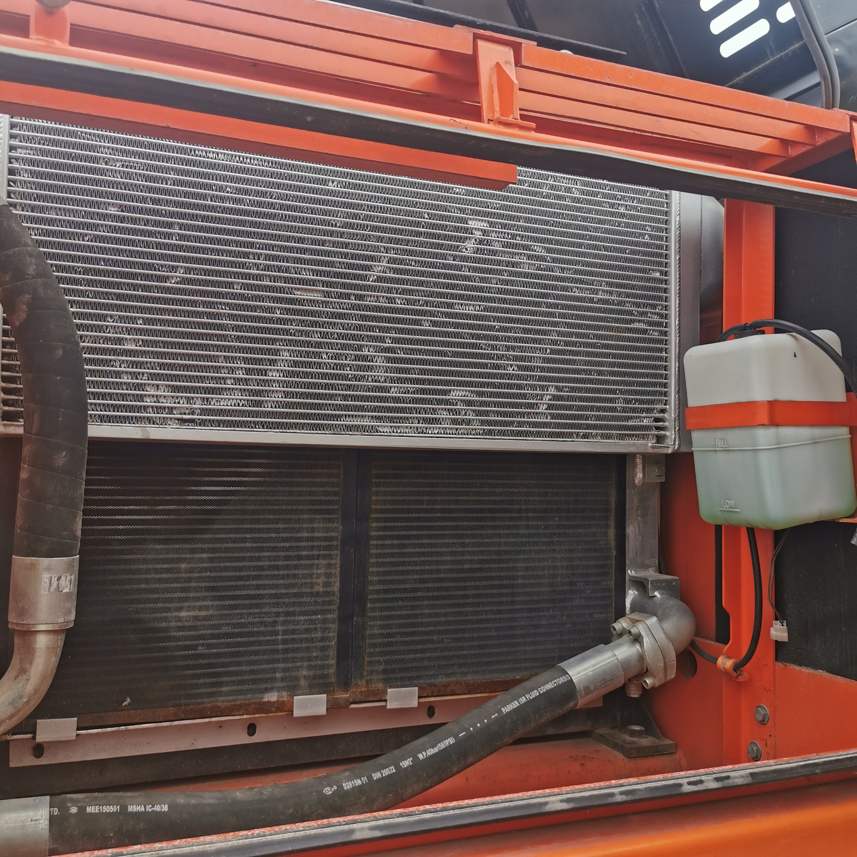 Low Working Hours Doosan DH420LC-7 Excavator with 218KW Power and 1.9m3 Bucket Capacity