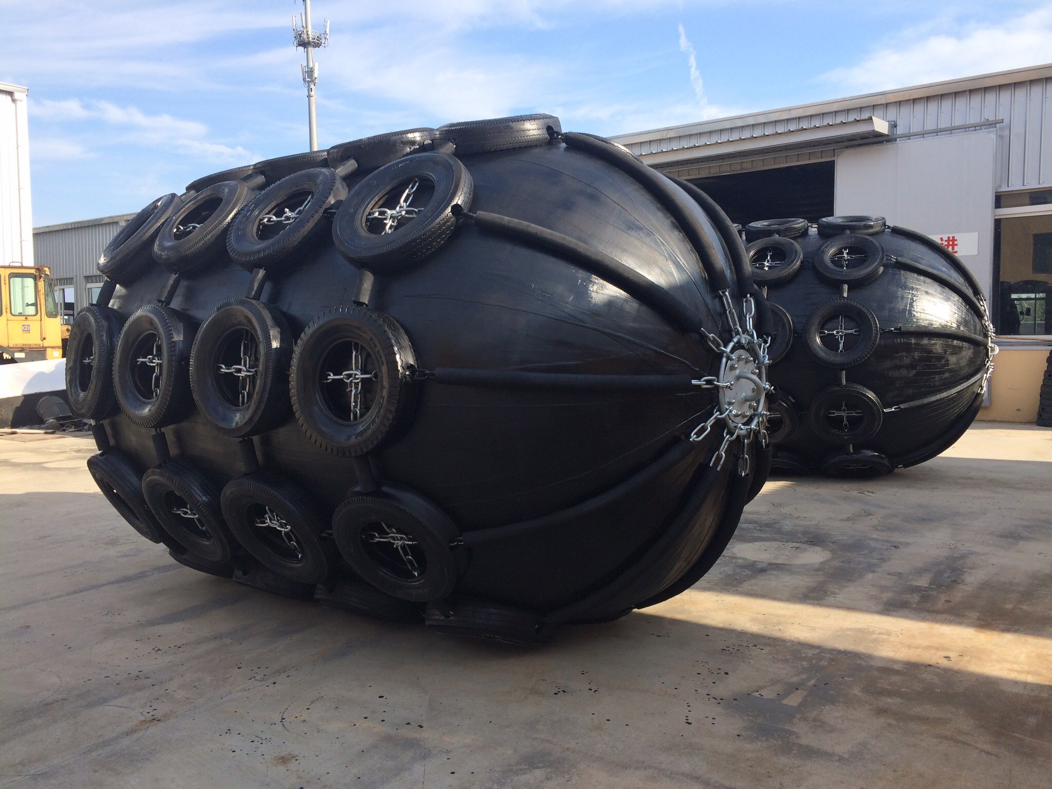 Large Yokohama Pneumatic Fender Natural Rubber Safety Valve Boat Mooring Fenders