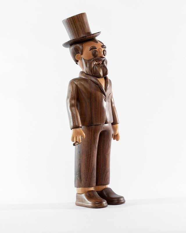 Smooth Surface Wooden Art Sculpture Exhibition For Gallery