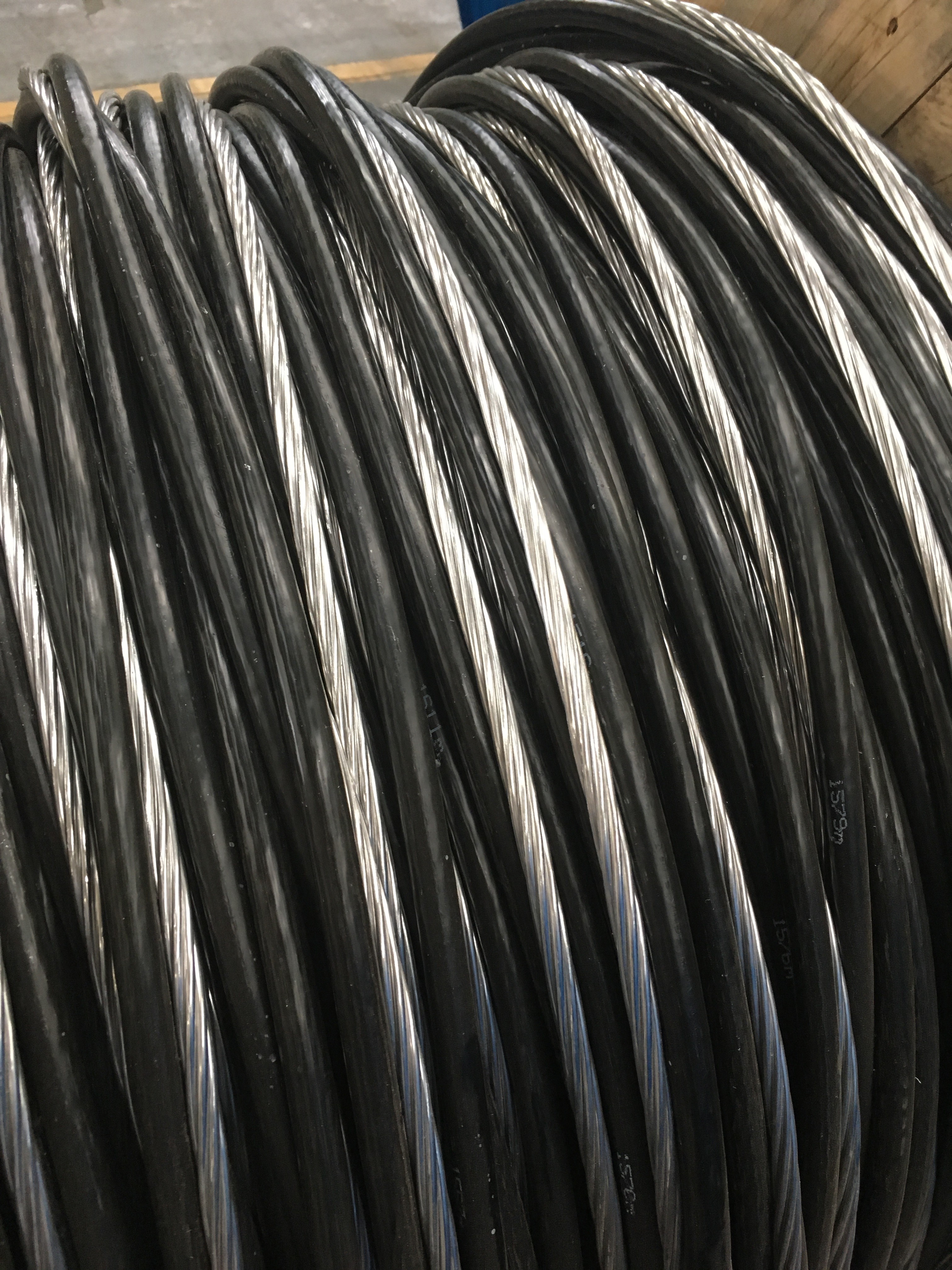 XLPE Insulation Twisted Aerial Bundled Cable Standard ABC BT Twisted Alu Cable
