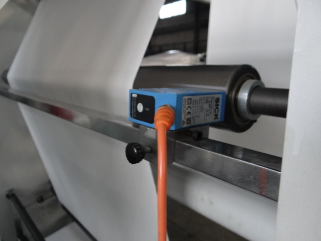 Fully Automatic Flat Handle Paper Bag Machine 200-300mm