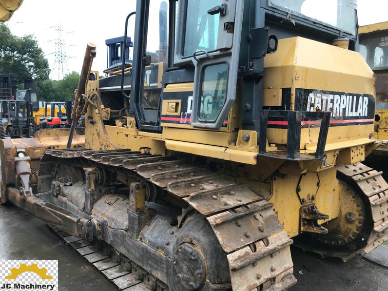 Heavy Duty Used Cat Bulldozer D6G From Working Site 7 Track Rollers