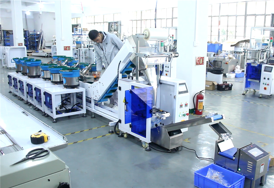 Automatic Small Hardware Parts Fastener Hardware Screw Counting Packing Machines with Vibrating Feeder