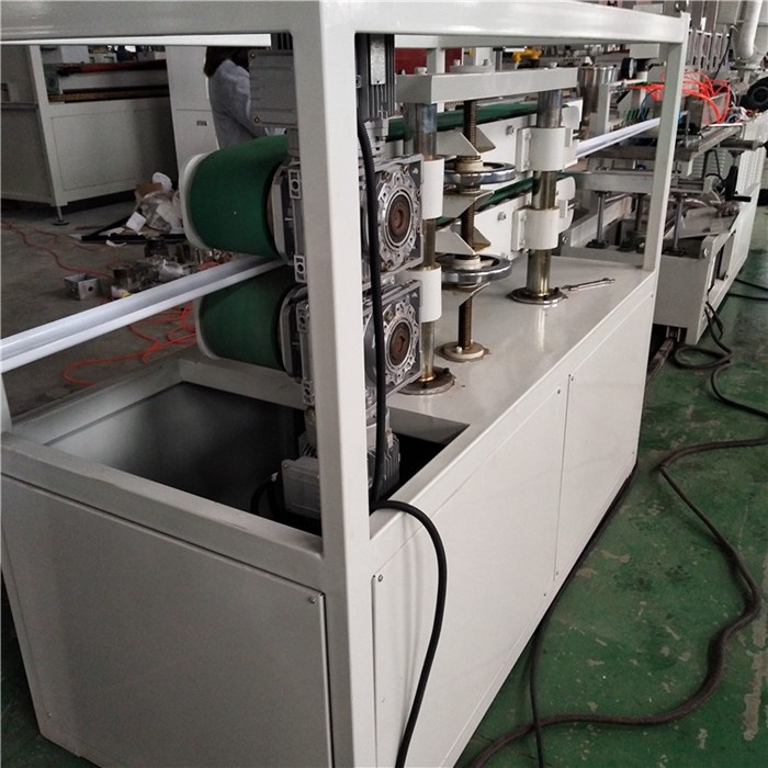 T5 PC LED Tube Production Line SJ50/28 Model Single Extruder Extrusion Line