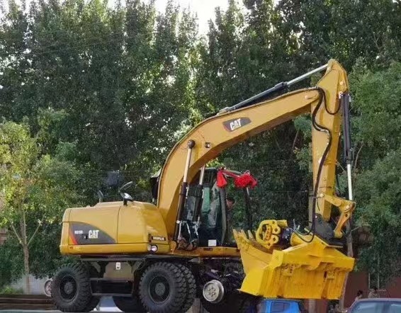 China Crawler Excavator Railway Sleeper Changer Dual Purpose HTRR301 wholesale