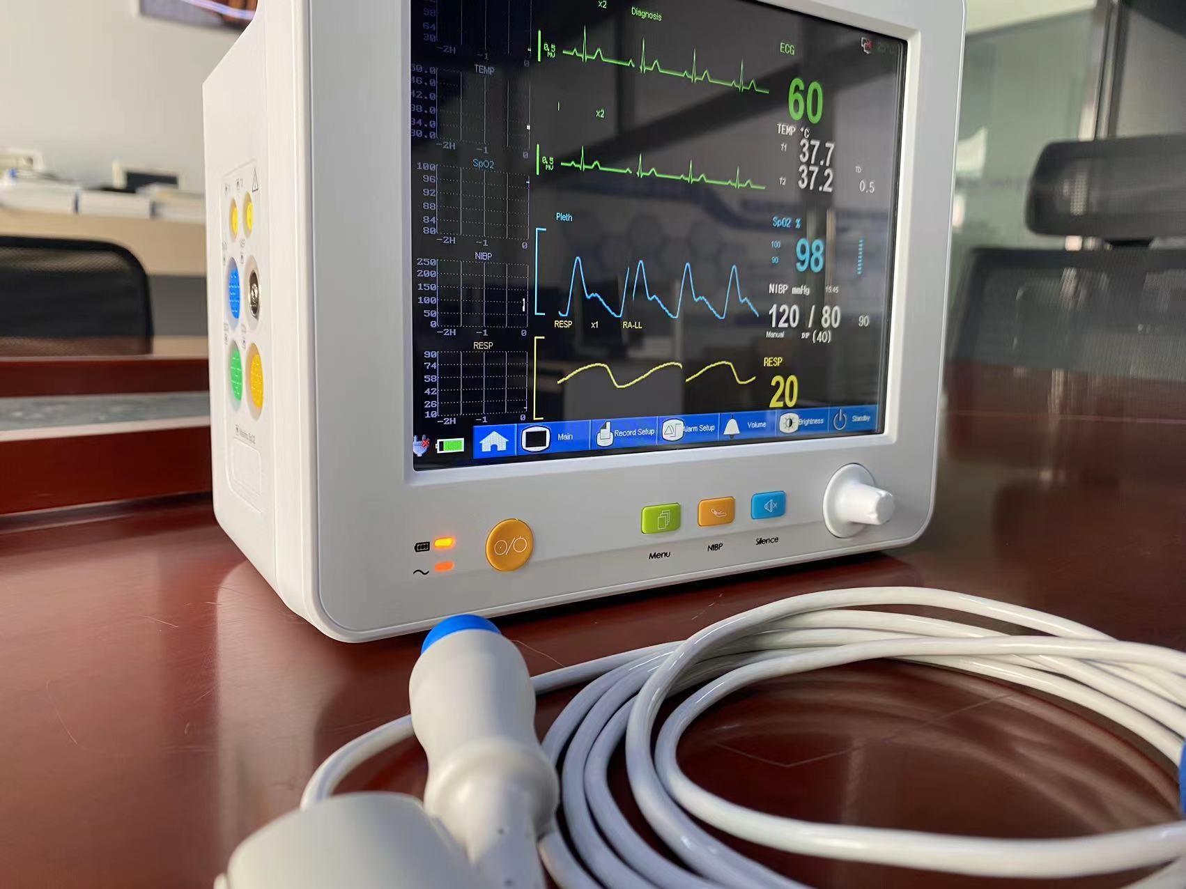 8.4 Inch TFT LCD Screen Portable Patient Monitor For SPO2 NIBP Temp ECG EtCO2