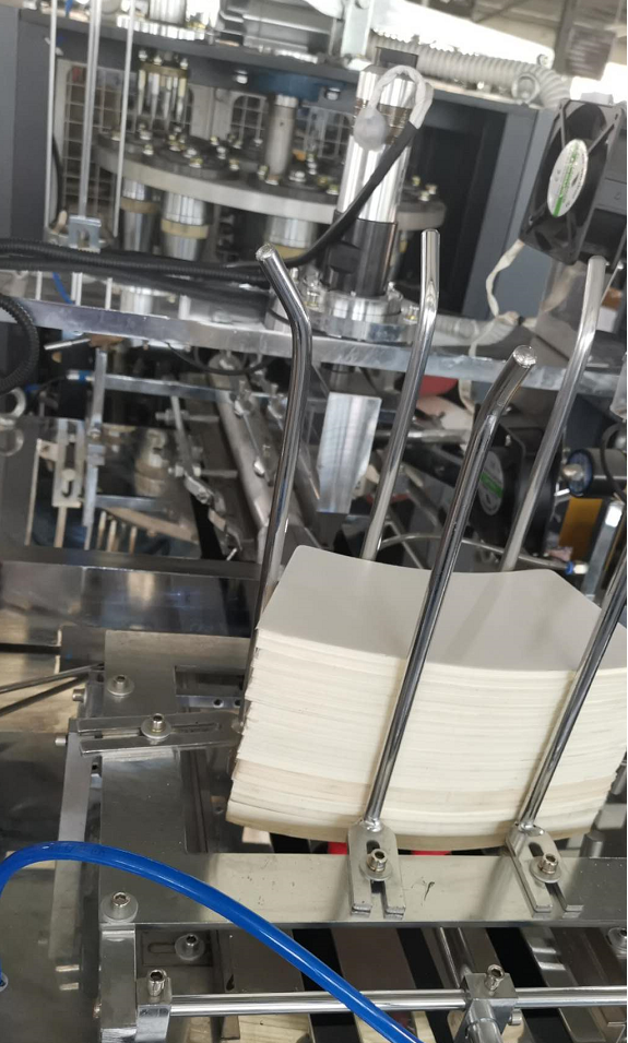 China new type Single/Double PE coated high speed Paper Cup forming Machine debao paper cup machine