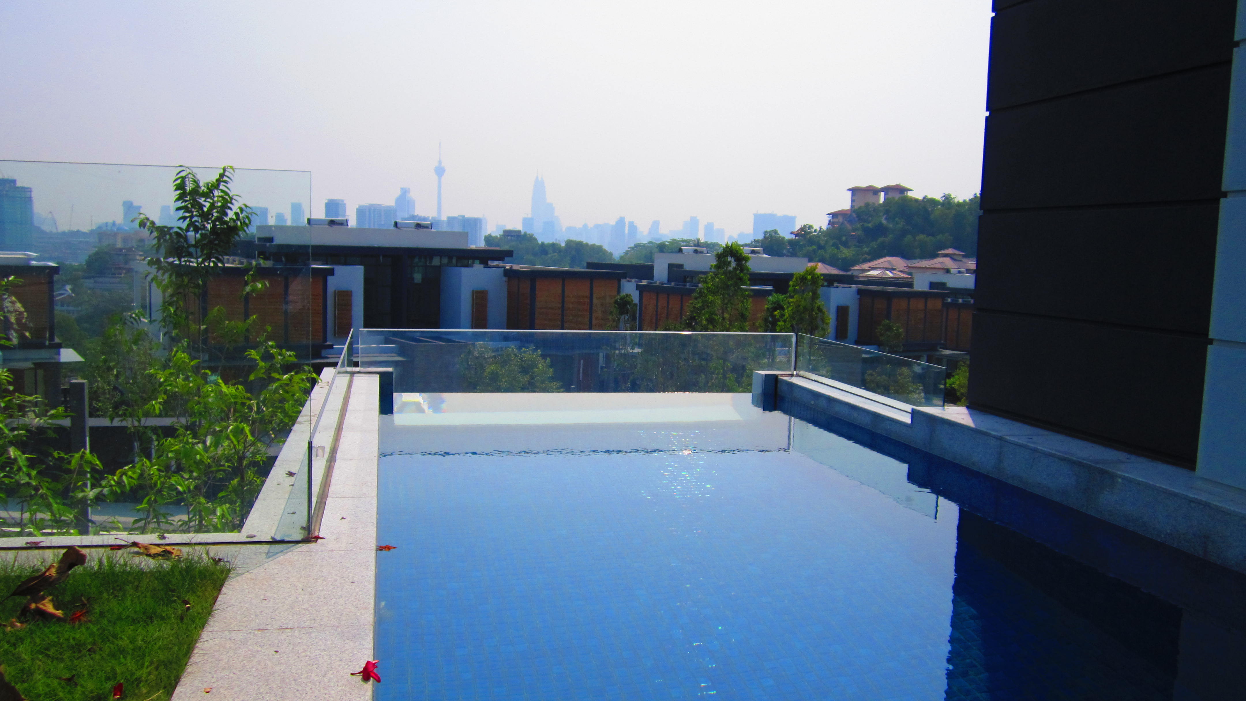 Villa Garden Acrylic Swimming Pool with High Light Transmission and 1.20g/cm3 Density