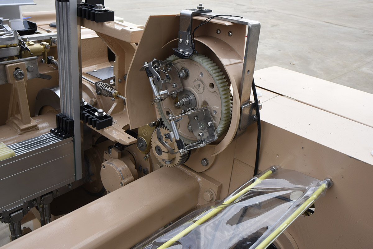 1000 RPM Textile Weaving Machine 2 Nozzle Sulzer Water Jet Loom