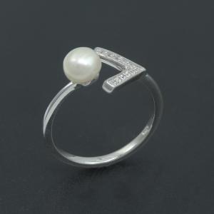 China Freshwater Pearl Engagement Rings Jewellery With V Shape Blank Design wholesale
