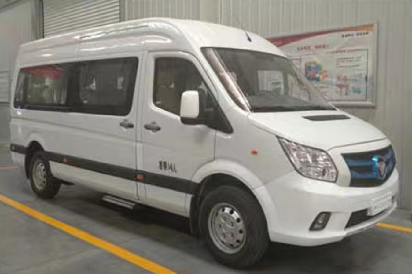 Foton 10-17 Seat Pure Electric Tourist Bus With 350 Kilometers Range Rear Wheel Drive