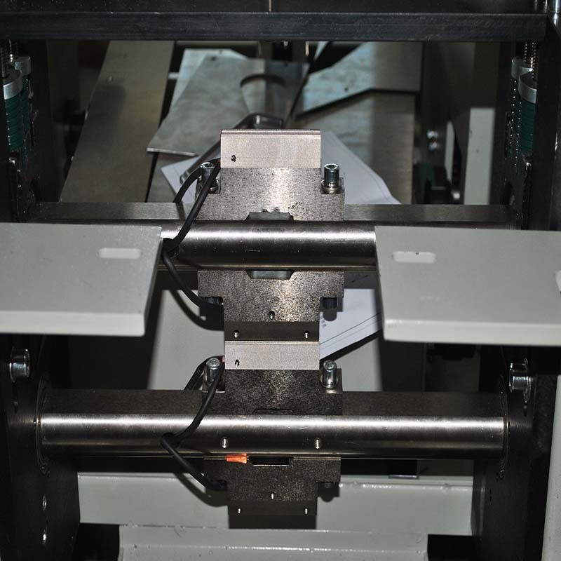 Multi Pieces Square Biscuits Trayless Automatic Pillow Packaging Machine With Feeders