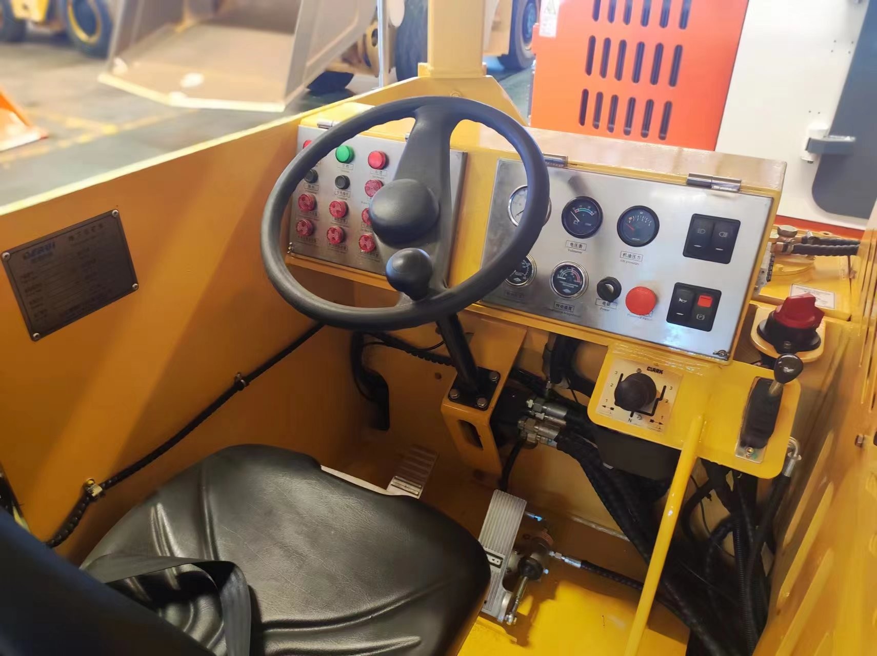 Compact DRUK -6 UK-6 Underground Dumper Truck 6 Tons Loading Capacity For Underground Mine
