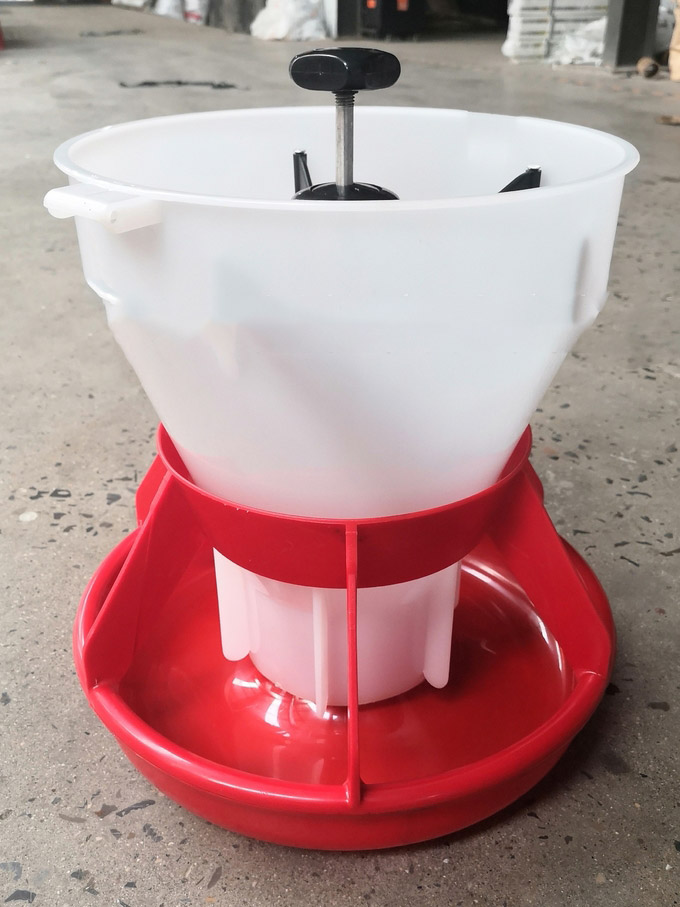 Plastic Piglet Feeding Trough For Livestock Food Trough For Pigs