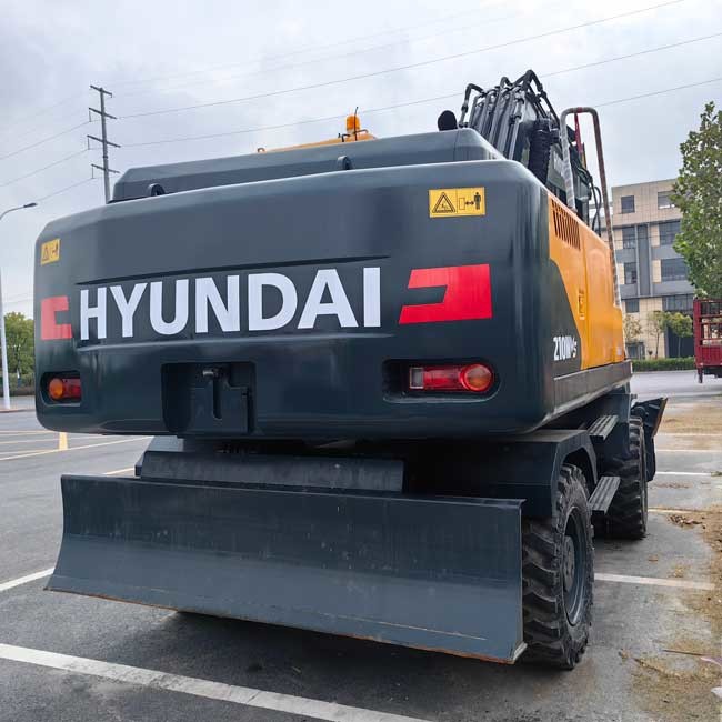 Used Excavator Hyundai R210Wvs Wheel Excavator 0.92m3 Bucket Capacity Middle Excavator