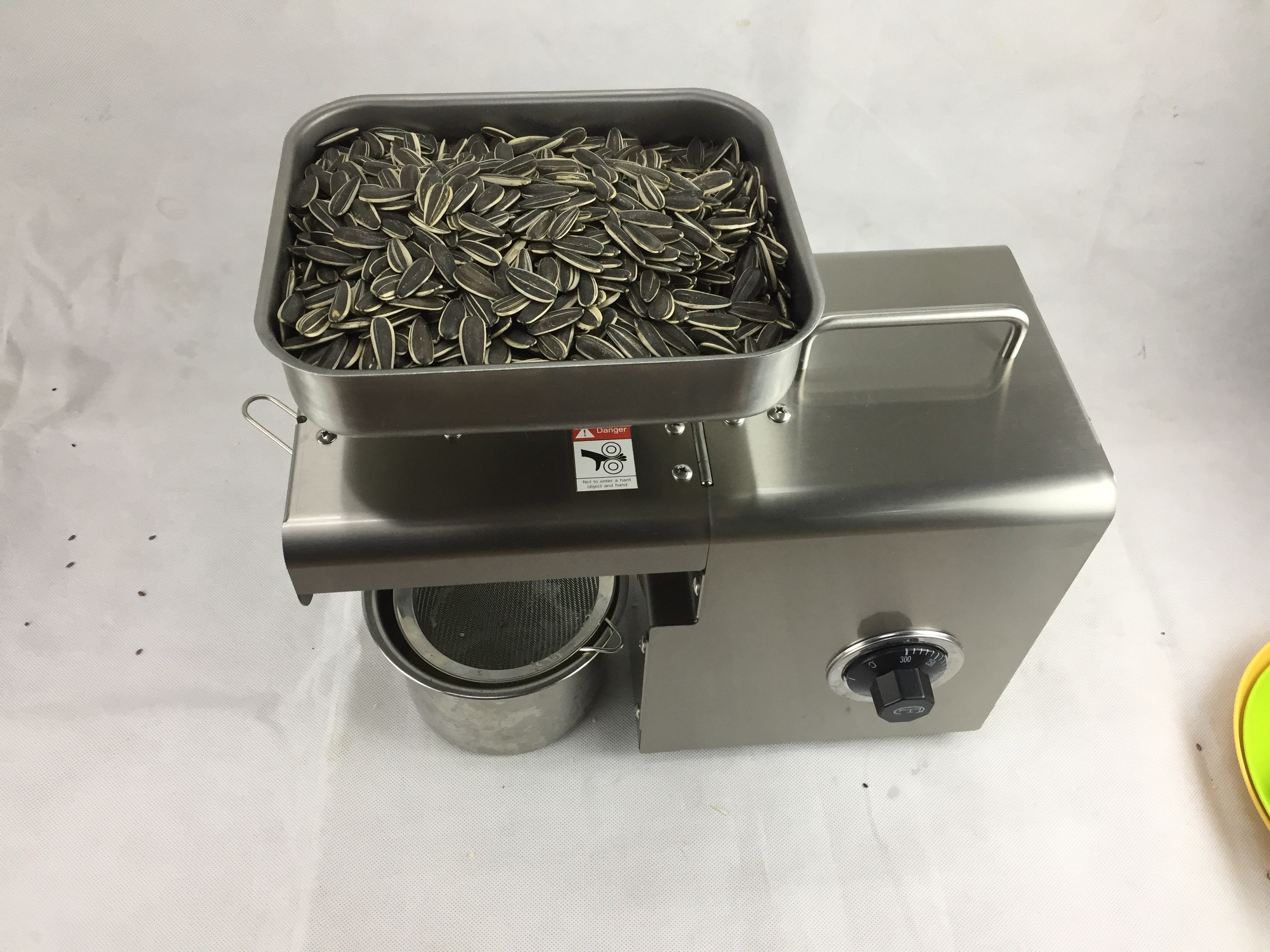 One Button Household Oil Press Machine 450W Power Stainless Steel Material