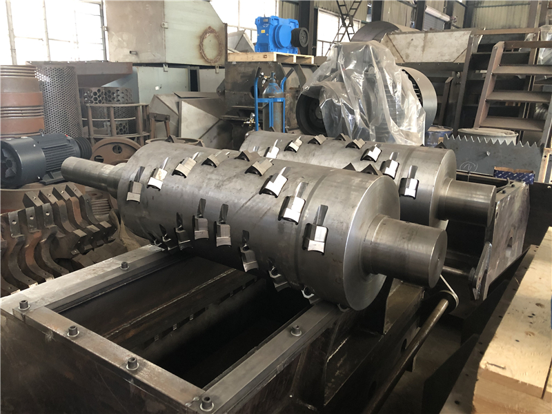 300-2000kg/H Plastic Shredder Machine For Recycling Single Shaft Industrial