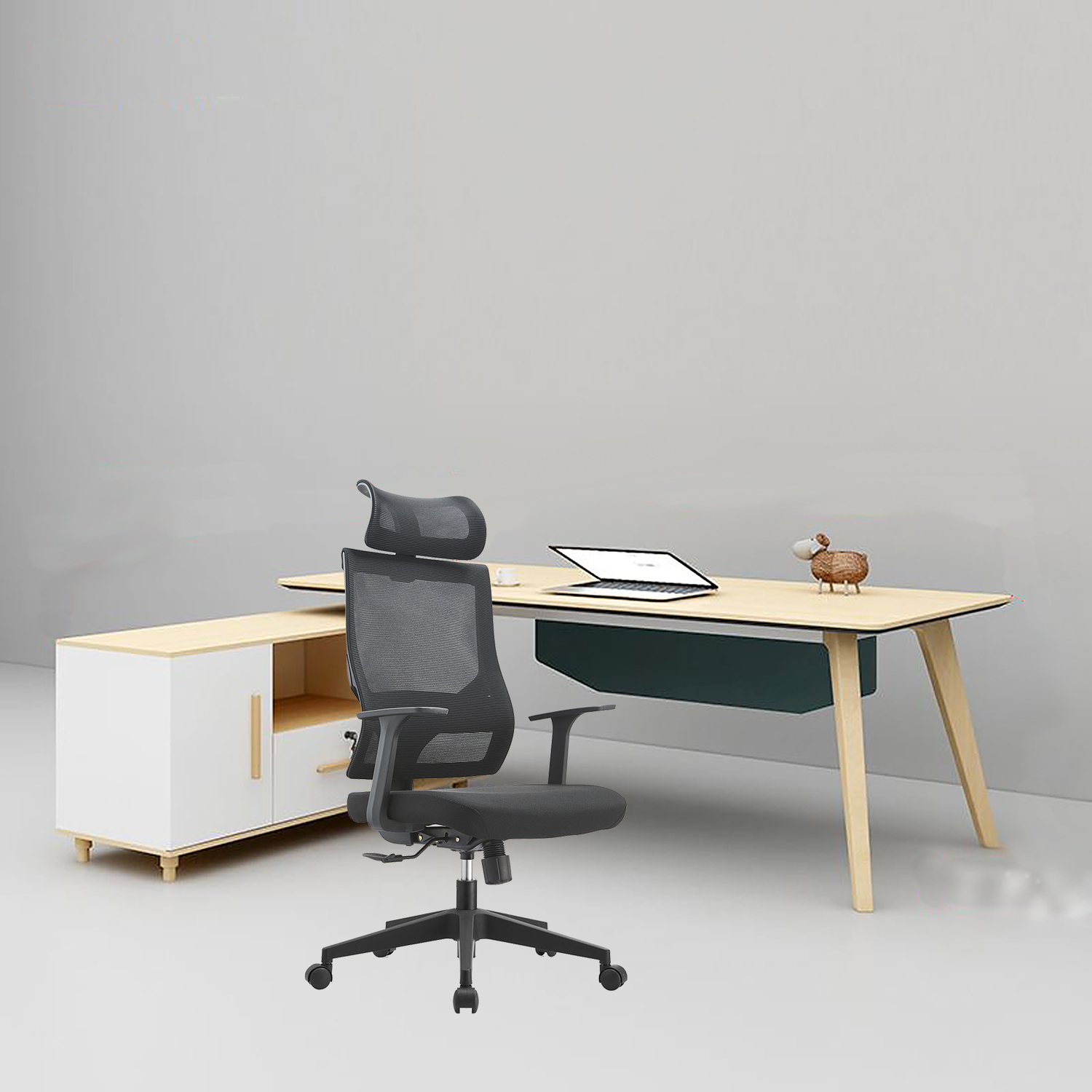 Comfortable Black Fabric Mesh Office Chair with Adjustable Height and Swivel Wheels
