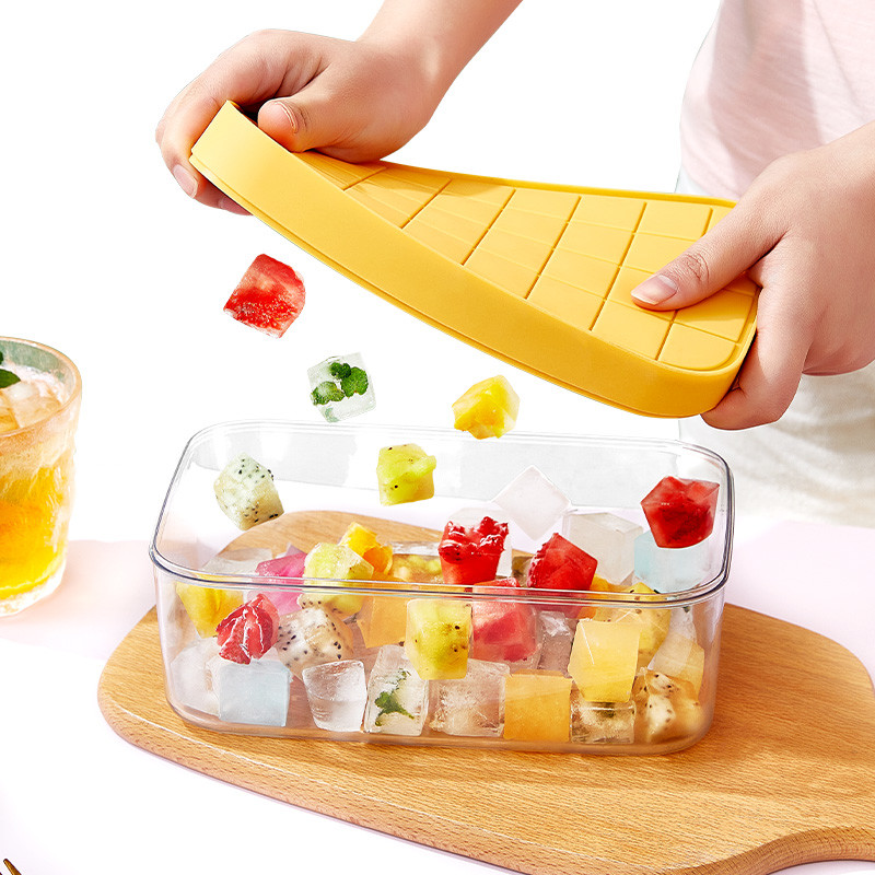 Reusable Easy Release Square Ice Cube Tray For Whiskey With Lid Storage Bin