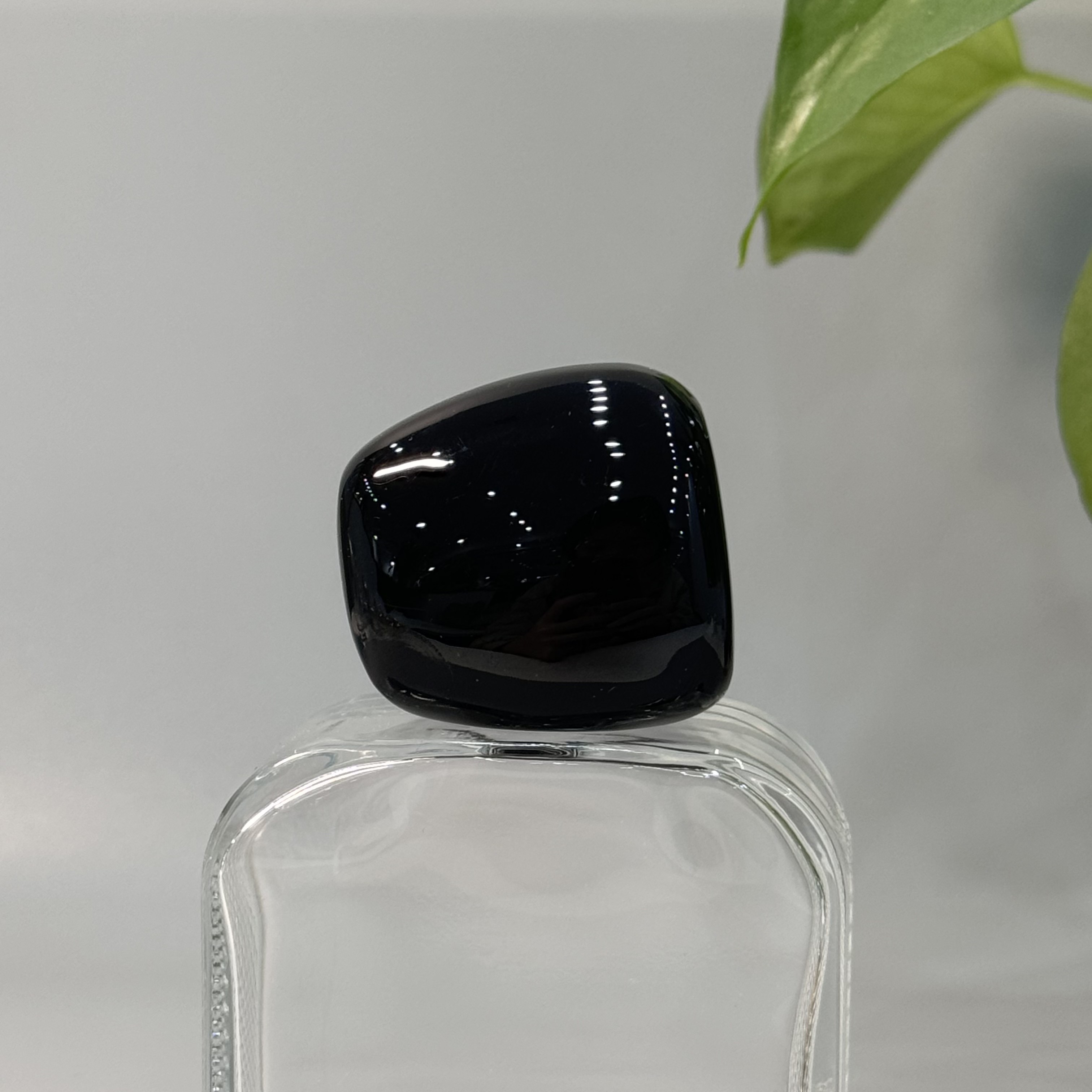 Eco-friendly Zamak Perfume Caps Customizable Size And Logo Enhance Fragrance Presentation No Mould Fee High Grade Zinc Alloy