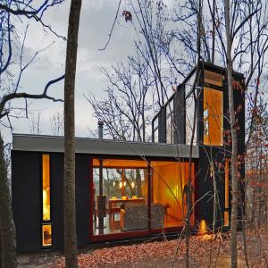 China Easy Assembly 18mm Multiplywood Prefabricated Tiny House wholesale