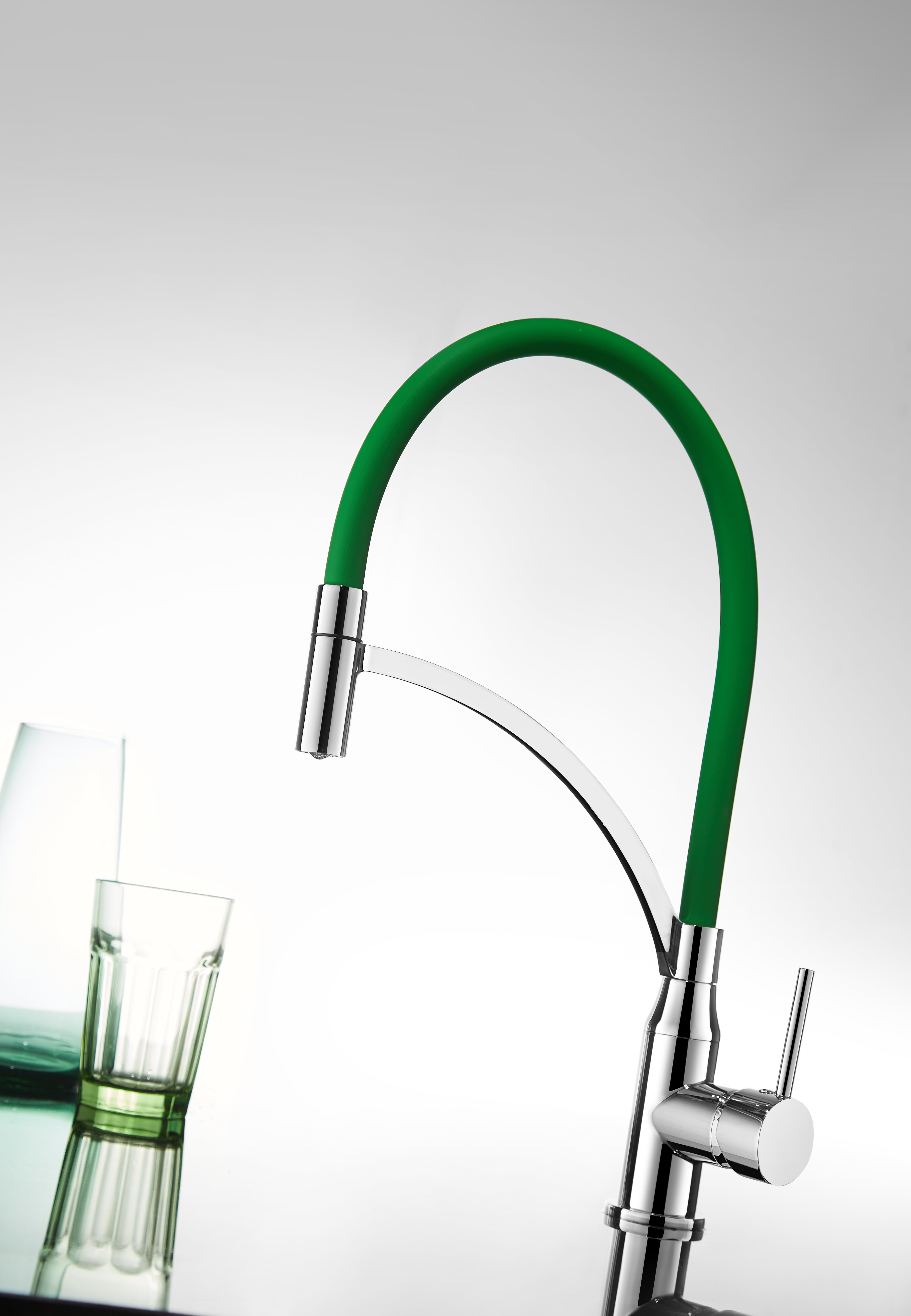 Silicone Hose Chrome Finish Kitchen Mixer Faucet Water Saving Corrosion Resistance