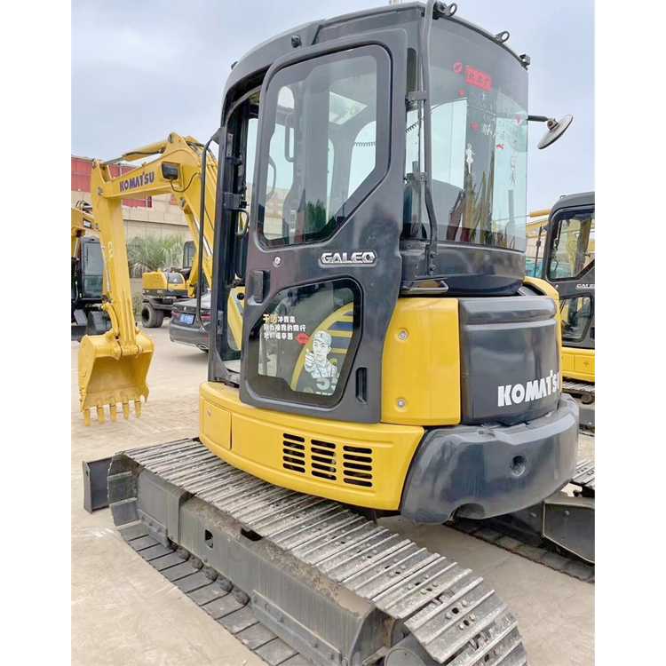 Komatsu PC55MR-2 Crawler Excavator with 2800 Working Hours and 5000 KG Machine Weight