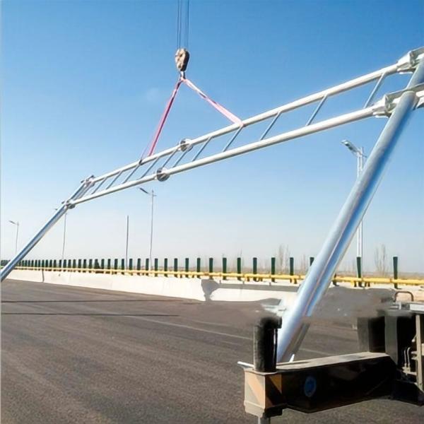 355Mpa Highway Gantry Steel Frame Type Hot Dip Galvanized Steel Traffic Poles