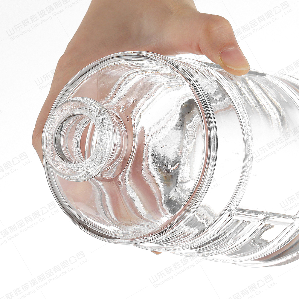 Rubber Stopper Sealing Type Crystal Glass Spirit Bottle for Crystal Glass Material