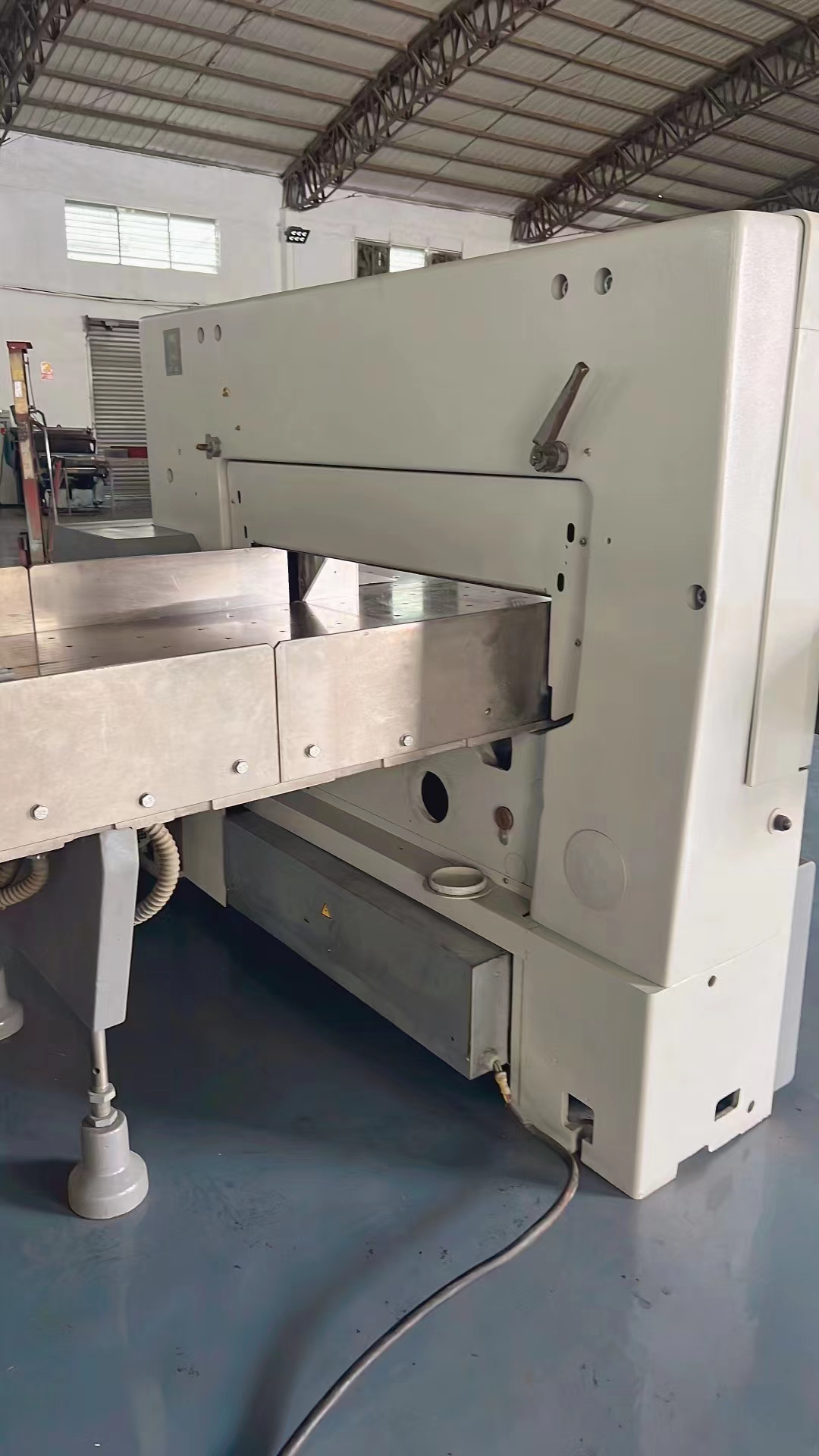 Other Applications 2500mm Max. workable width Hydraulic CNC Guillotine Shearing Machine