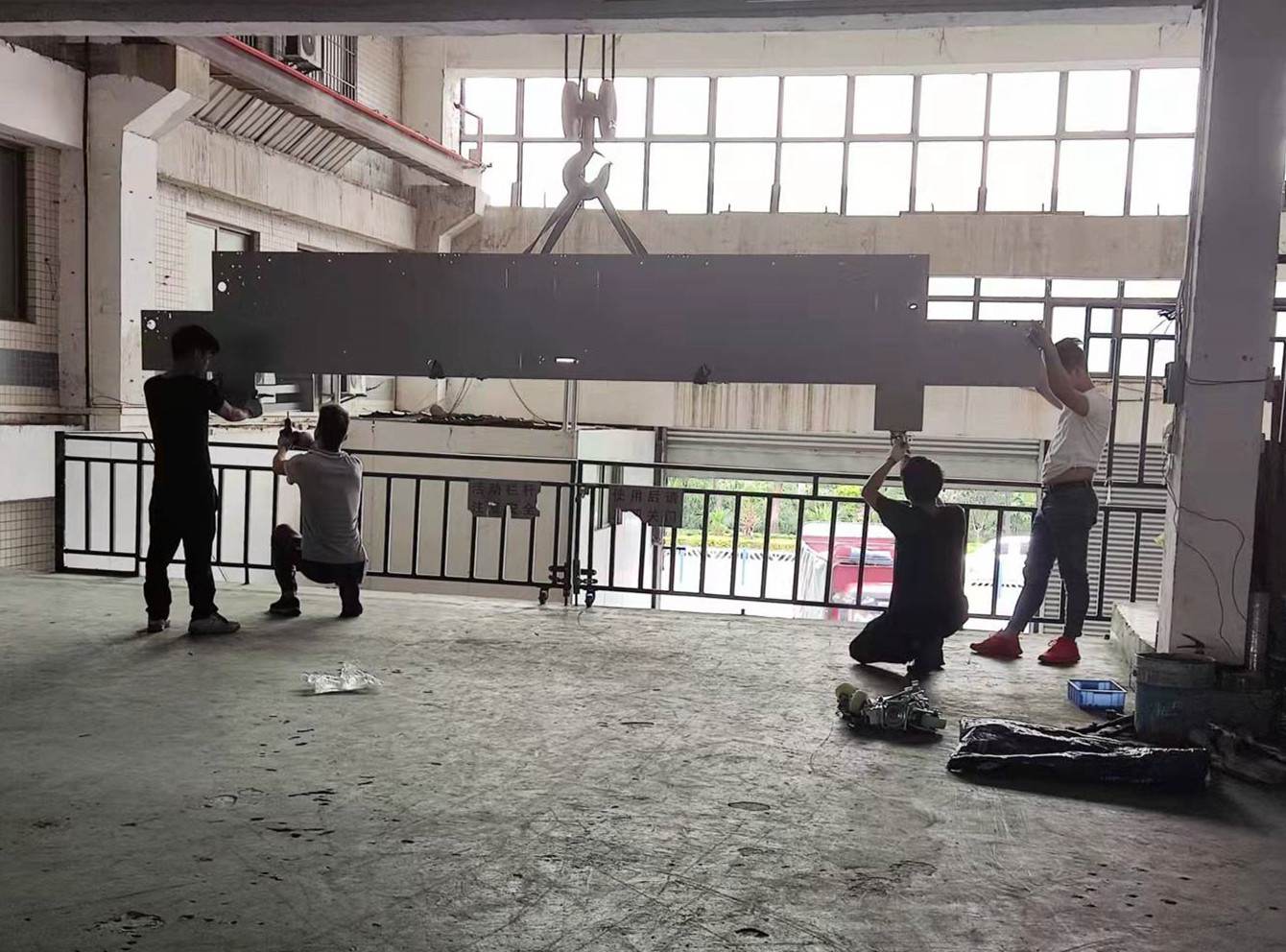 Folder Gluer Machine for Hard Cover Book Making Incorporating Water Soluble Cold Glue