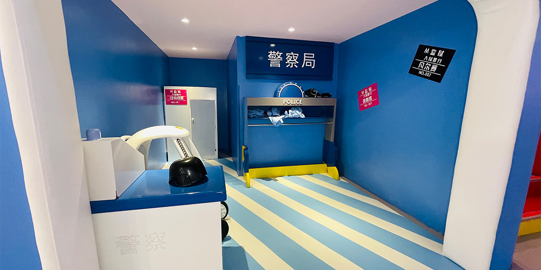 Role Play Indoor Playground Mini Town , Police Station Mini House for Children