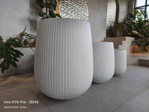 China Garden Round Fiber Clay Pots Hand Carved 10 Inches wholesale