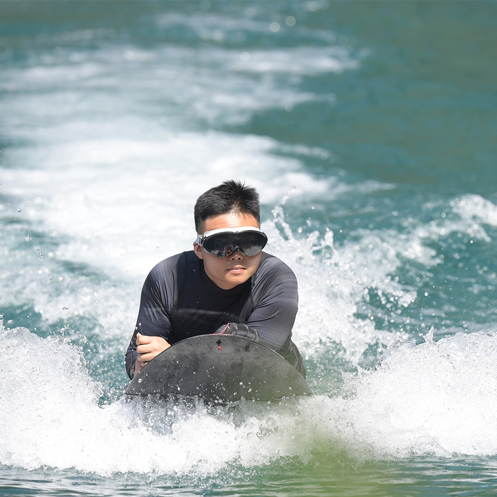 Wave Surfing With Bodyboard And Foot Straps CE Certification