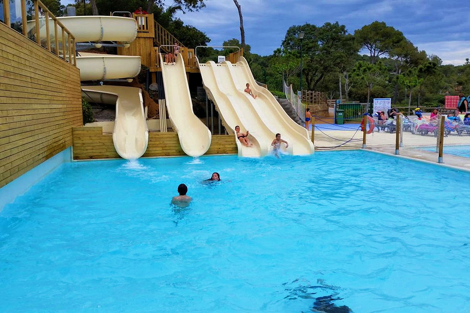 Hot Dipped Galvanized Steel Fiberglass Water Slide For Aqua Park