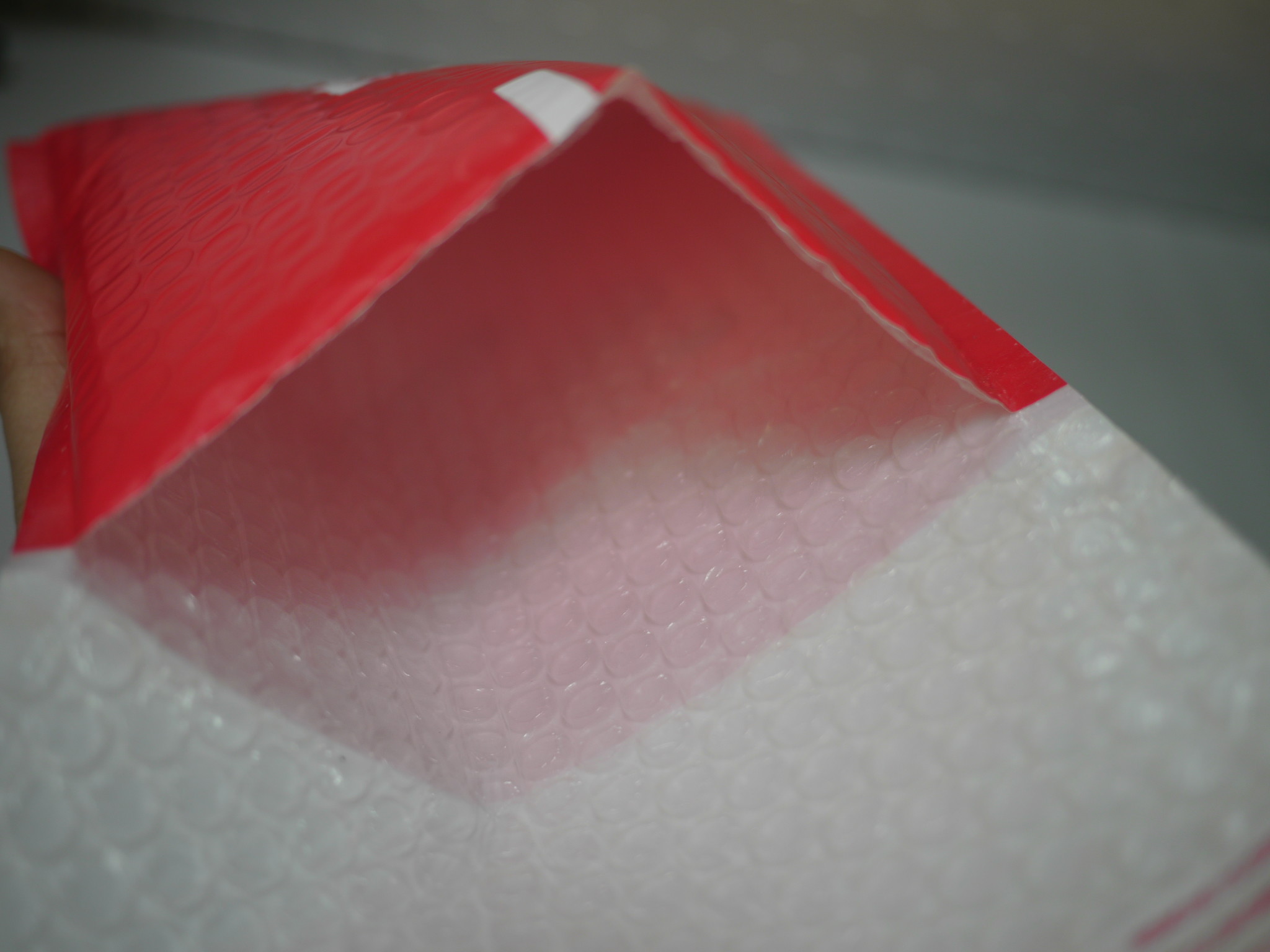 Red Bubble Lined Poly Mailers Padded Envelopes 10.5 X 16 #5 Puncture Resistance