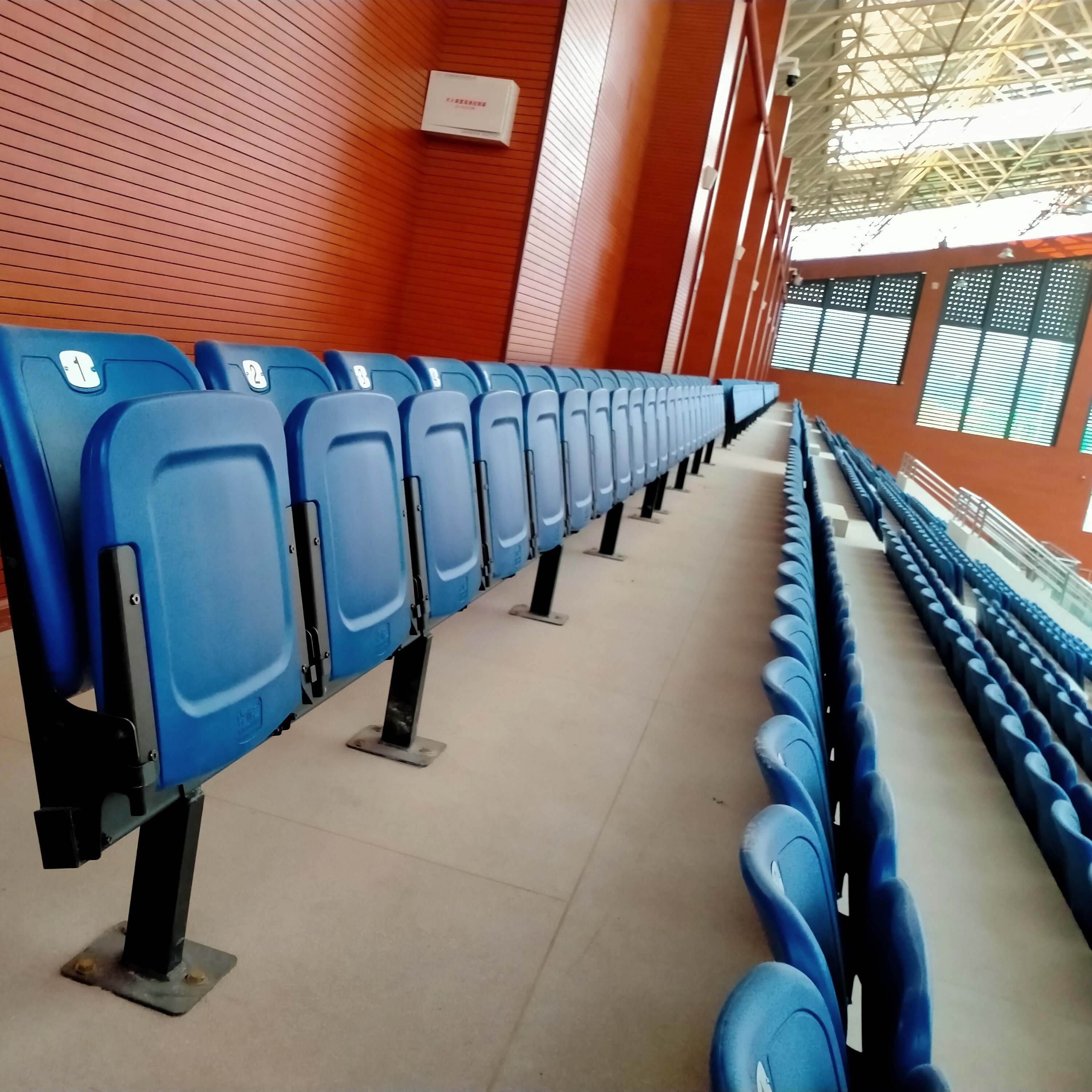 Folding Retractable Bleacher Seatings Easy Installation And Customized Length