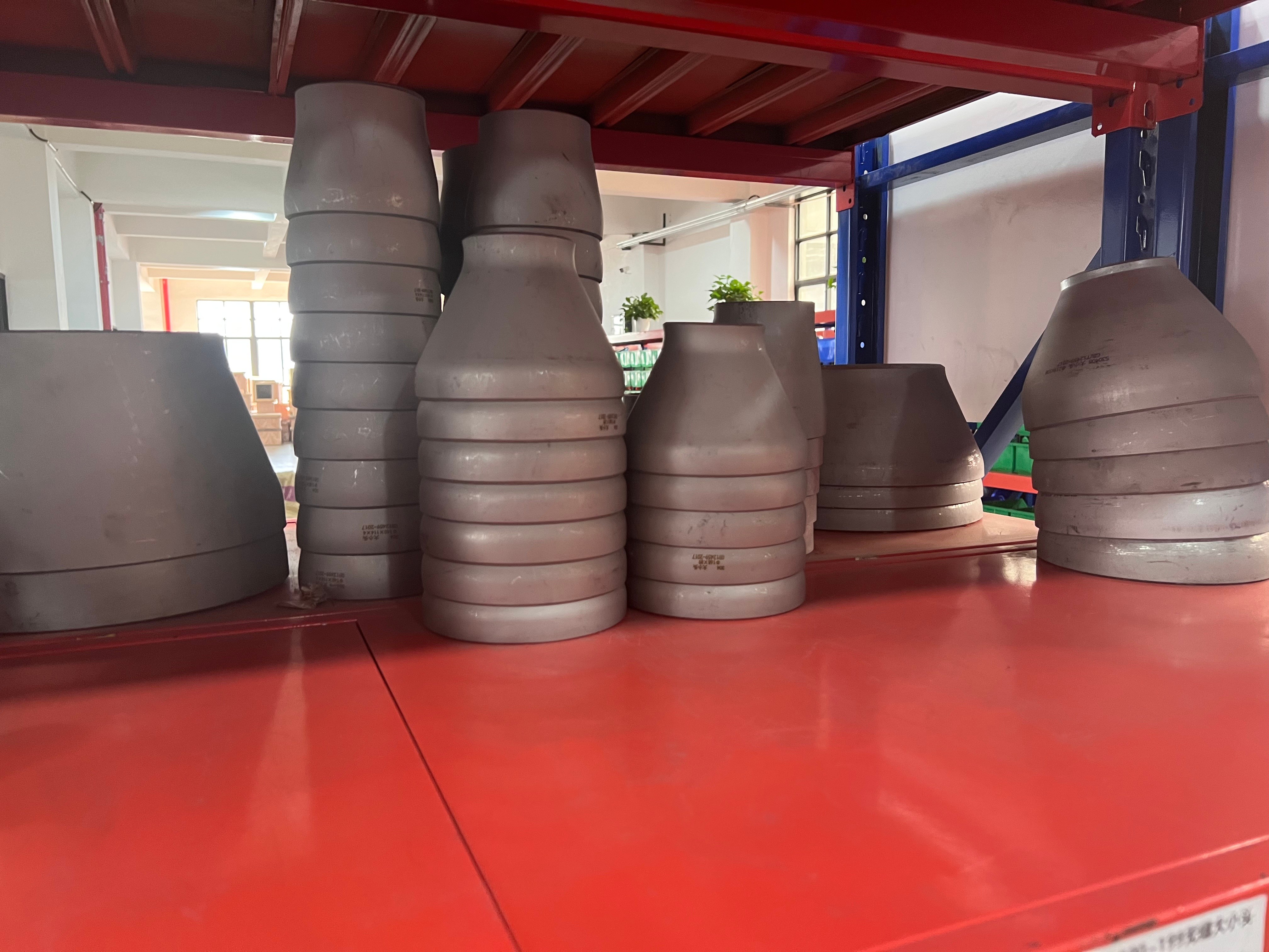 ASTM AISI GB DIN JIS Stainless Weld Fittings 304 316 316L 304L