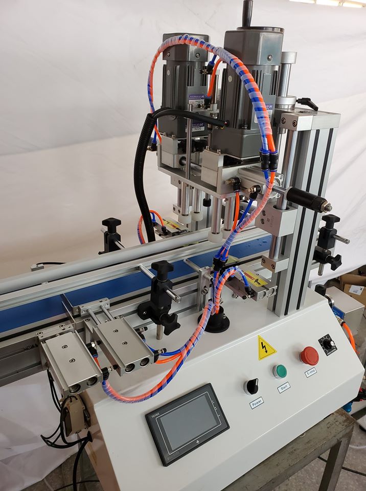 Pneumatic Tabletop Automatic Bottle Capping Machine For Plastic Bottle Jar