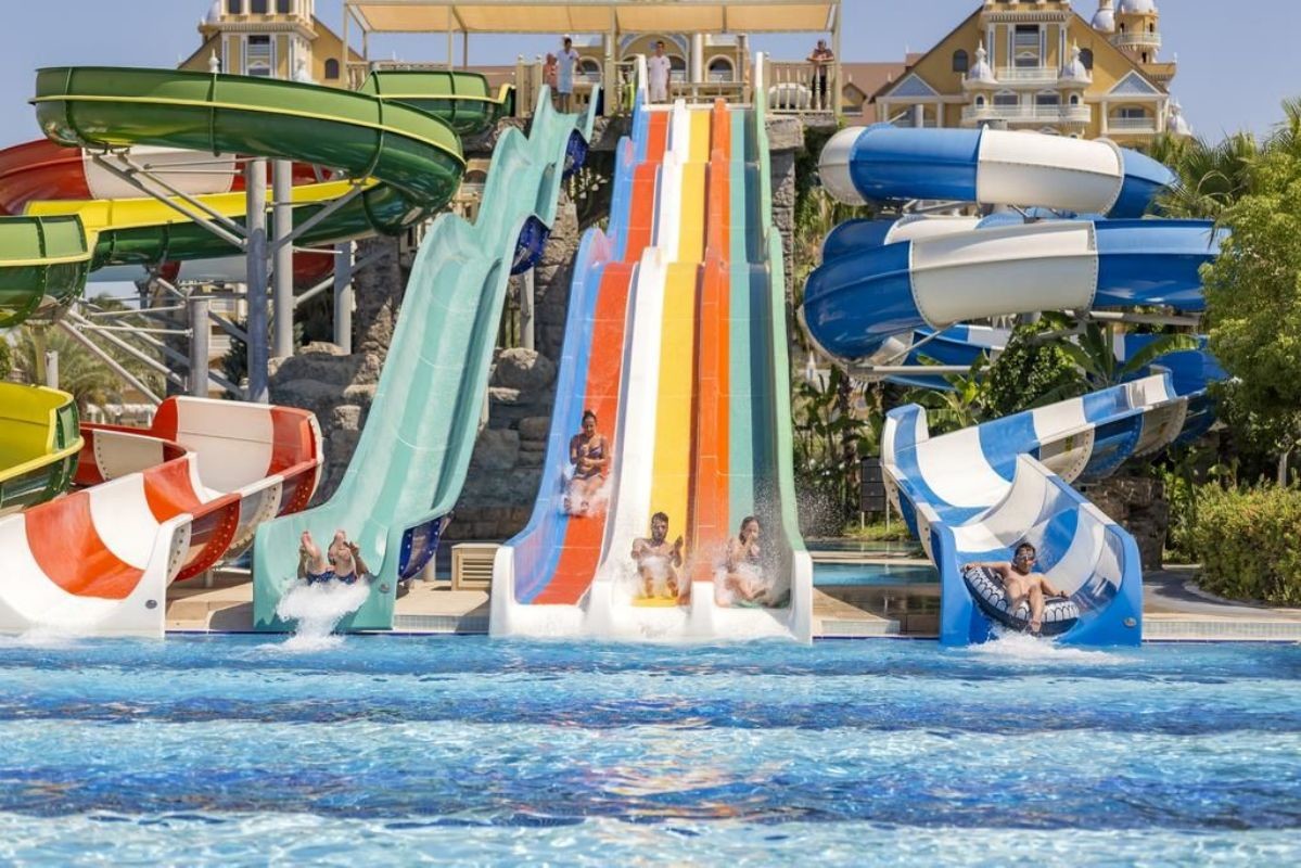 ODM Buy Commercial Children Playground Water Pool Fiberglass Slide from China
