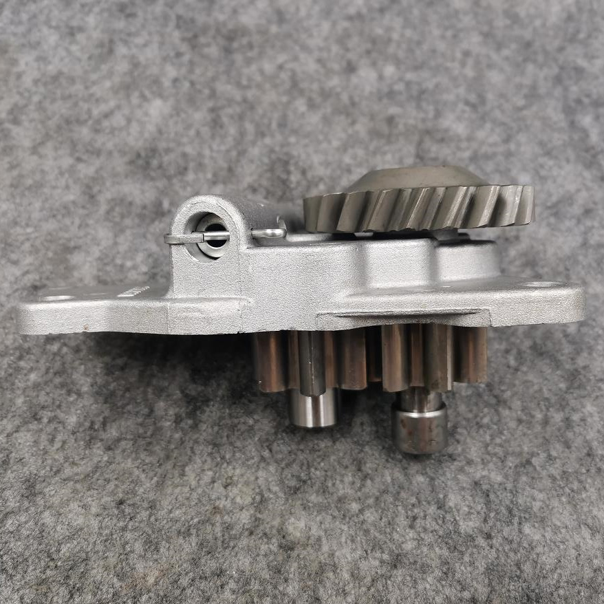 KOMATSU PC200 6D95 Engine Excavator Oil Pump 6209-51-1201 Suitable for Customer Requirements