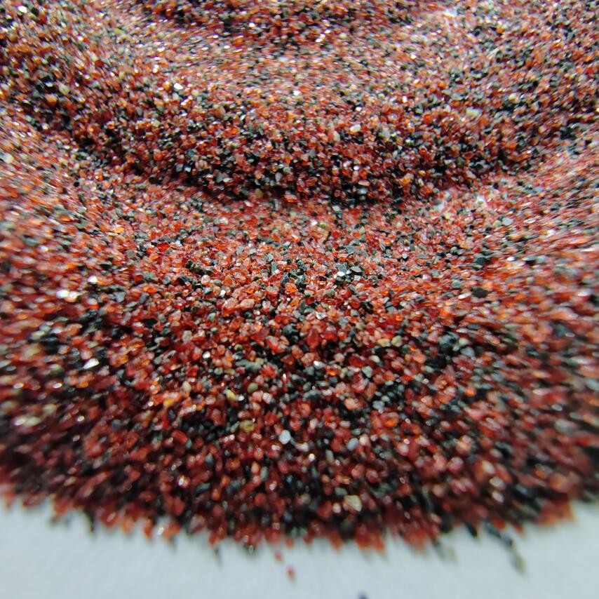 Garnet Sand mesh 30/60 for Sandblasting: Natural Abrasive medium, Mohs 7.0-7.5, Sa2.5-3