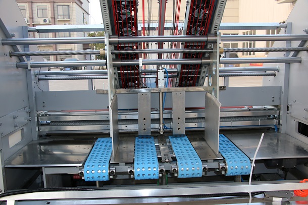 Intelligent High Speed Flute Lamination Machine CE Standard 25KW 1700x1700mm