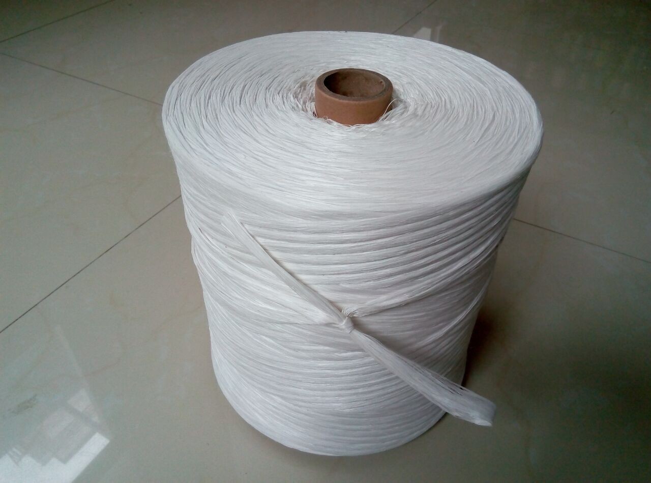 White SGS Wire Cable PP Filler Yarn 80000D Breaking Strength 0.2-1.4g/D Filler Virgin Material
